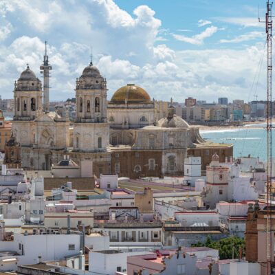 cadiz vista dall'alto e moschea