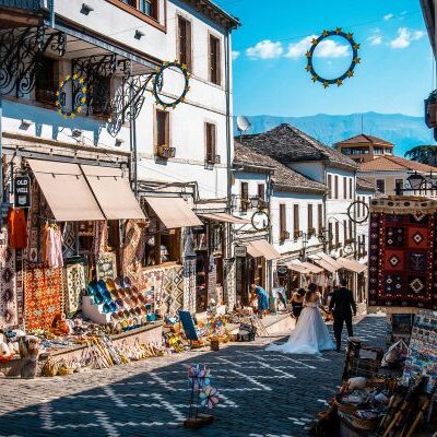 Vacanze low cost a Tirana: guida completa per scoprire l’Albania spendendo poco