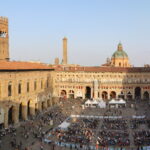 piazza maggiore a Bologna